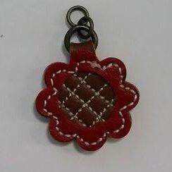 Zip Pull Red Flower Lrg.