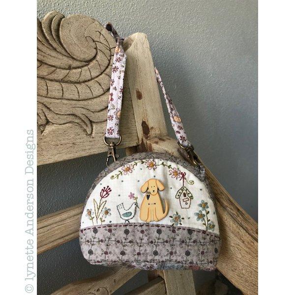 Little Garden Purse by Lynette Anderson